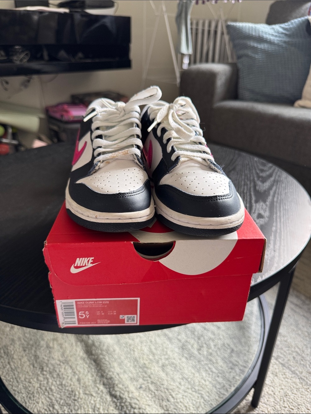 Nike kids Low-Top Sneakers — White, Black & Pink Accent